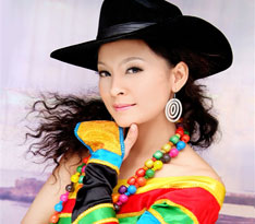 藏族女歌手，阿香